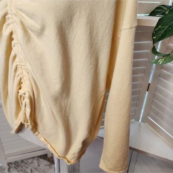 557 SHE & SKY BANANA CINCHED SPRING SWEATER - Picture 4 of 7